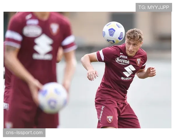 体育仲裁庭受理案件:某球员指控前俱乐部在其转会评估中,低估其定位球贡献价值